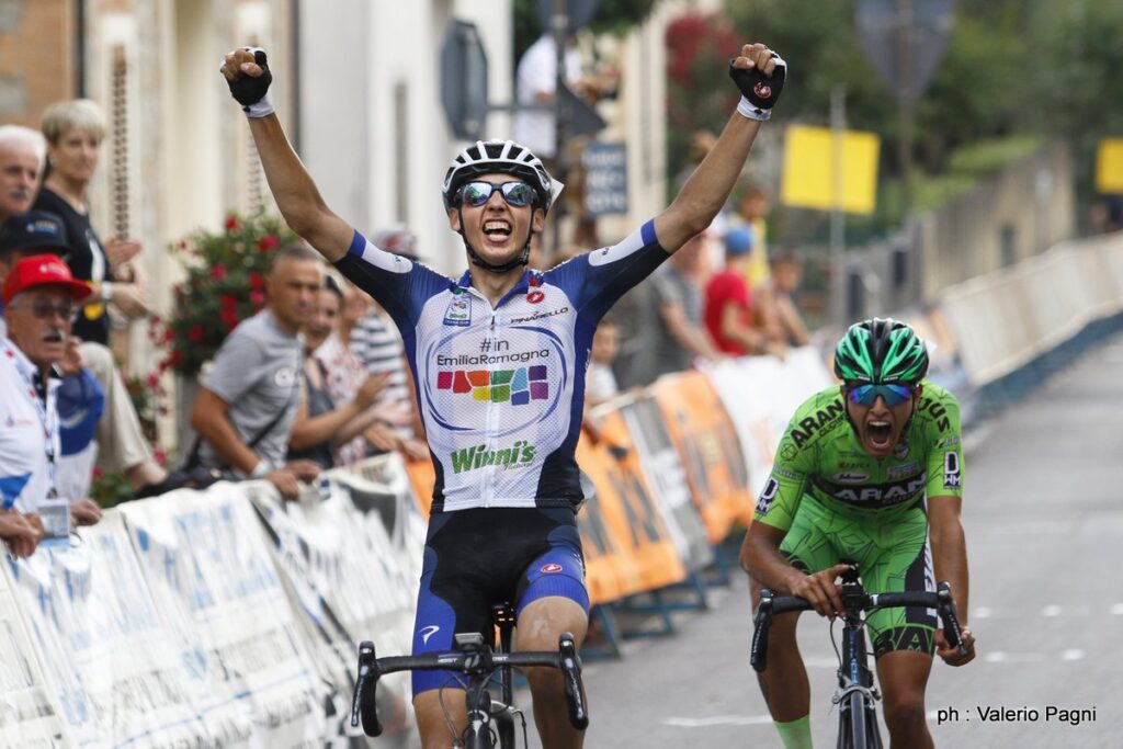 E’ FESTA CON MANUELE TAROZZI AL GIRO DELLE VALLI ARETINE! PRIMA VITTORIA PER  #INEMILIAROMAGNA CYCLING TEAM