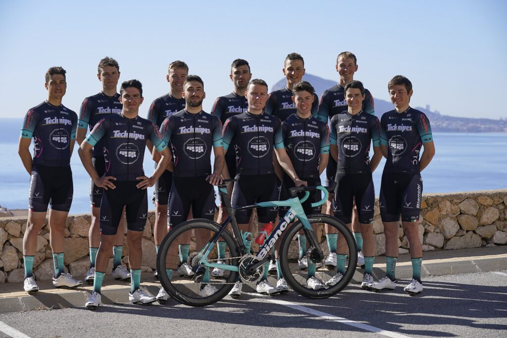Lo staff e gli atleti 2023 del Team Technipes #inEmiliaRomagna